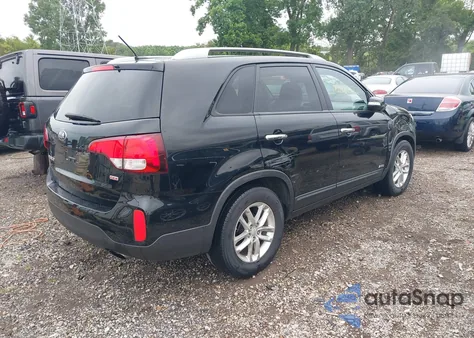 2015 Kia Sorento Lx z USA, uszkodzony, nr VIN 5XYKTCA61FG592404